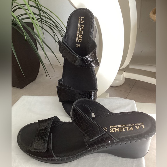 LA PLUME Italy Nina sandals 8.5 leather slides EUC black crocodile Italian - Picture 1 of 12